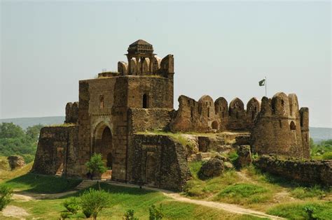  Rohtas Fort：探索歷史的雄偉，穿越時空的壯麗